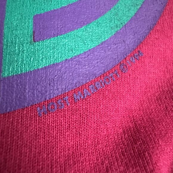Vintage 90s Host Marriot Pink New York NY Spellout Single Stitch Size M TShirt - Picture 8 of 8